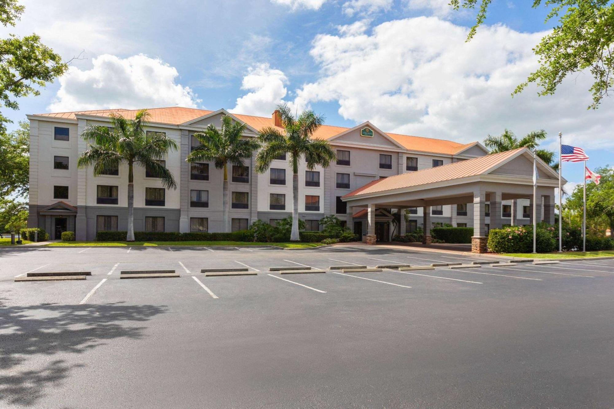 La Quinta By Wyndham Bonita Springs Naples North Otel Dış mekan fotoğraf